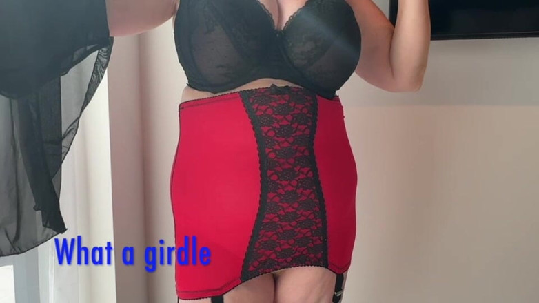 Aunty Sandra vintage girdle queen: Aunty Sandra in Red Girdle Vgq58