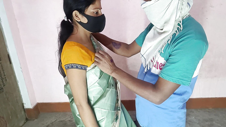 Asha Devi: 德西青少年继妹的屁股和阴户被她的继兄弟性交