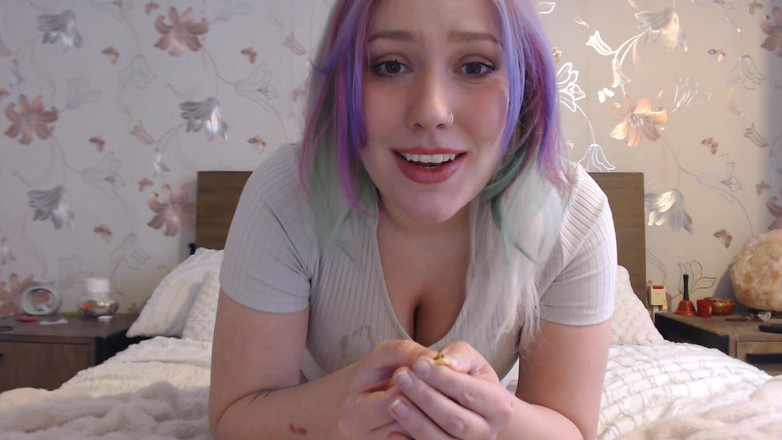 Ripley sweet studio: Giantess吃直到她胖