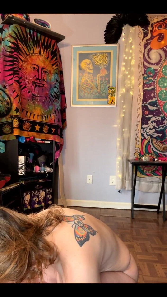 Suzy Wylde:  Spectacol de fum &amp; Dans Off cu Suzy Wylde