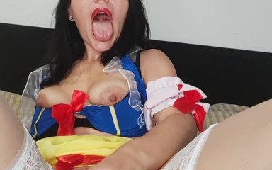 dafnedenoch: Snow White Ahegao, Buttplug and Squirting Fantasy