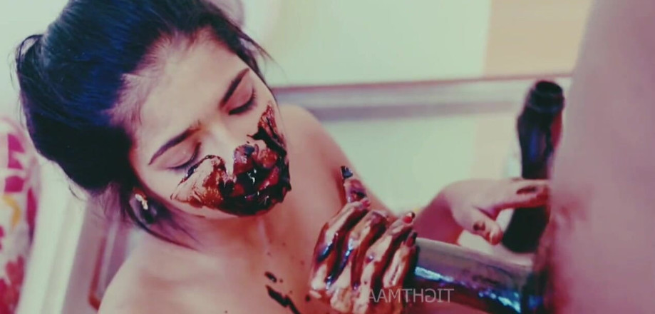 HOTKAMASUTRA: Aniket fodeu Sanjana com chocolate e dedou sua buceta