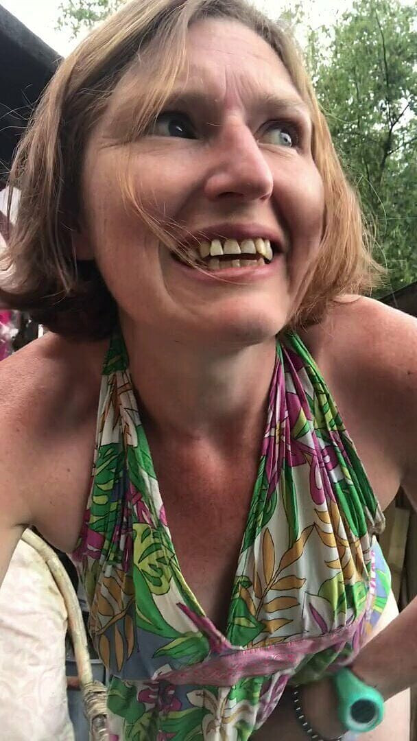 MistressWriggler: POV super žhavá zábava hippy kočka jde na chcaní ve své...