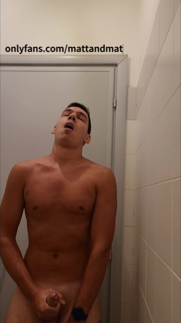 Matt_AP: İş yerinde mastürbasyon yapıyor