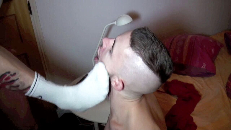 Raw French Bad boys: Niko被乔顺从，一个运动鞋顶级男孩