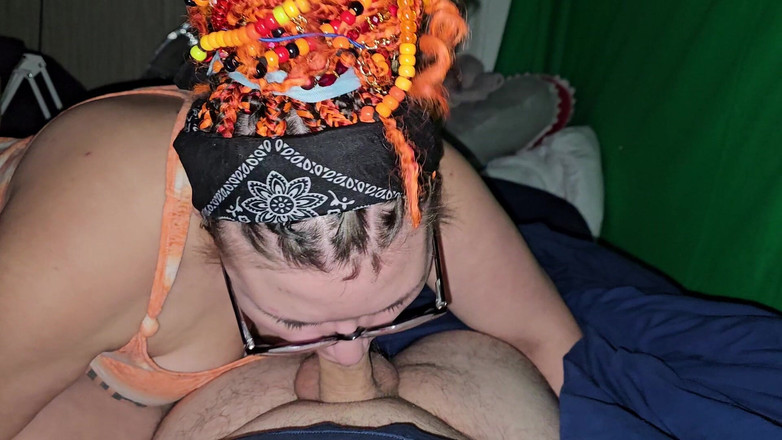 Funhousewife69: 내 입에서 폭발할 때까지 자지를 다시 빨아