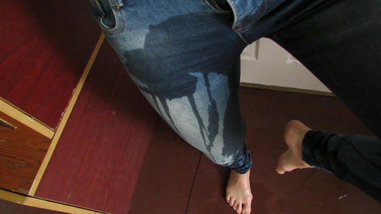 SexyAnka: Ini untuk awak. JilatkanNya Dari Kaki Saya.