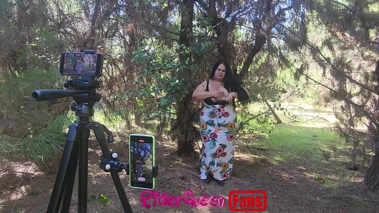 Riderqueen BBW Step Mom Latina Ebony: Riderqueen solo, al aire libre, videos para fanáticos