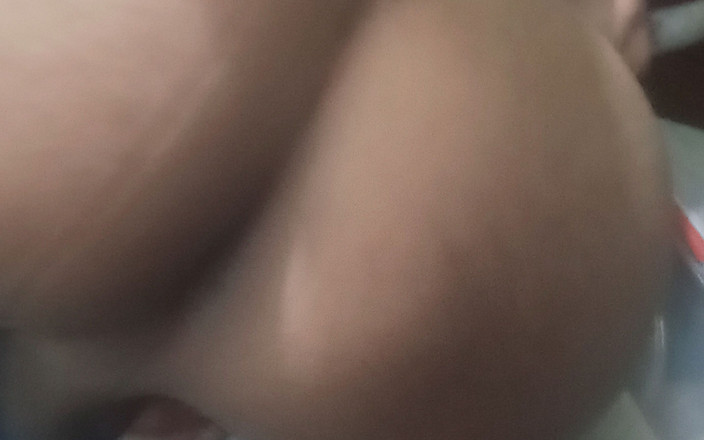 Hot bahbi: Çok ateşli ve büyük göt