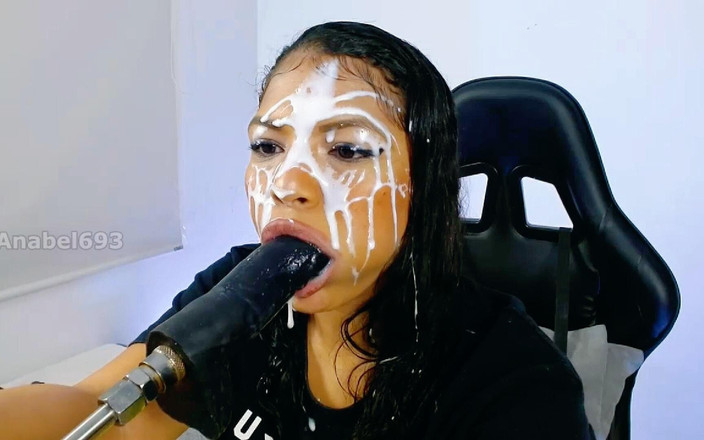 anabel693: Aç Ana Seks Makinesiyle Oynarken Sevimli Yüzüne Boşalma Patlatıyor