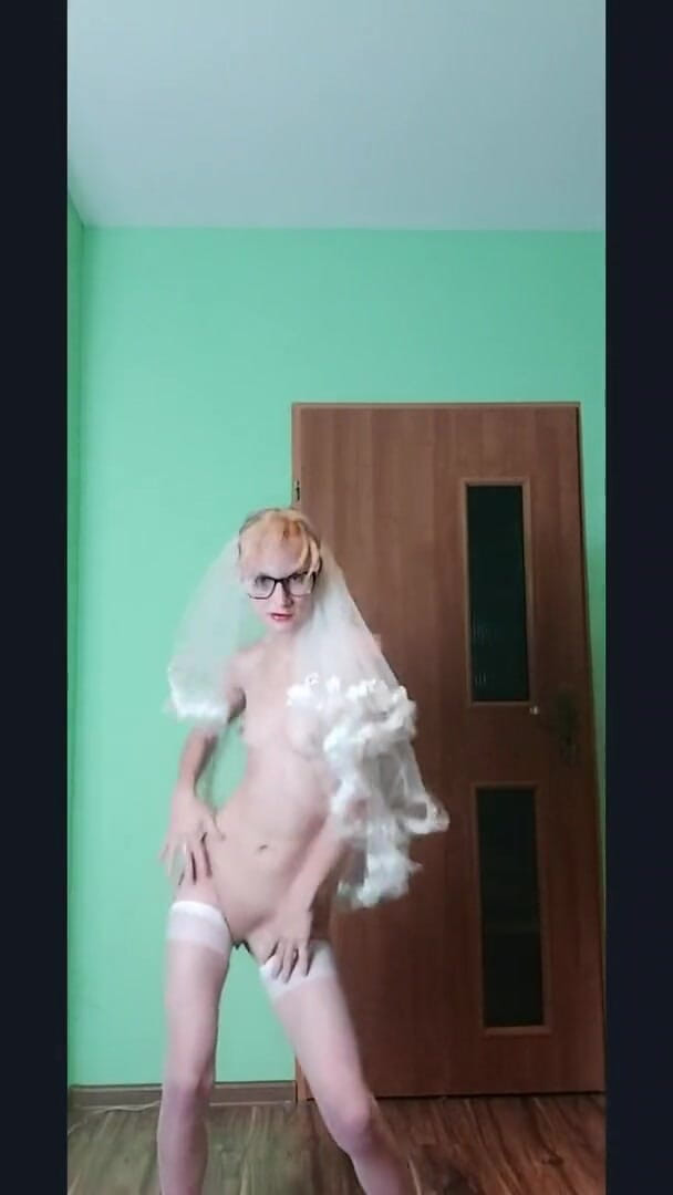 Wet Pussy Fuck: Wedding striptease of Polish 18-year-olds sex dance strip dance