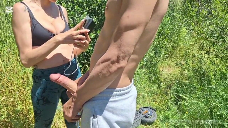 GiovanniXL: Victoria Arias Y Vampirosa Buscando Navos En El Campo