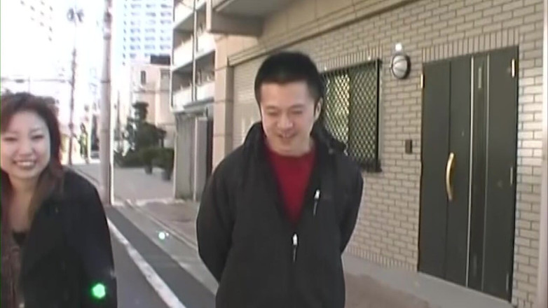 JapaneseAmateur: Mature Asian Couple Enjoys Risky Public Breast Play
