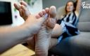 Czech Soles - foot fetish content: Emlakçı müşterinin ayak fetişinden faydalanıyor