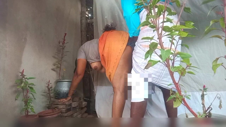 Priyanka314: 大鸡巴与印度阿姨口交