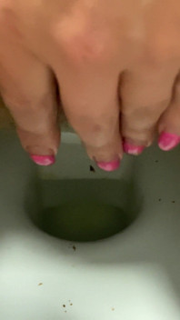 Hairy Pussy Pee and Accidentally Fart, Very Close up View 4K 60fps