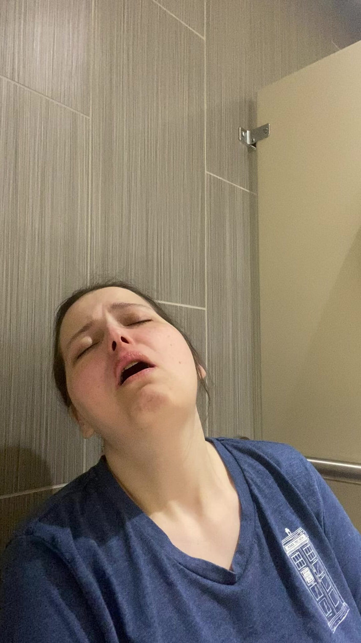 MissChrystalline: Hastayken boşalıyor