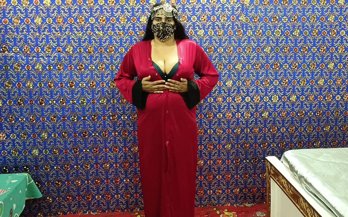 RajuIndianPorn: Секс арабской королевы с большими сиськами с огромным дилдо