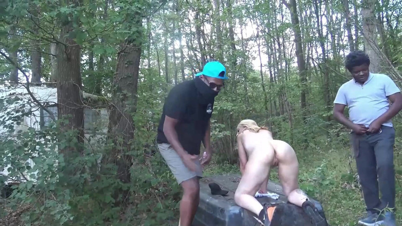 Paris Jango: 이 금발 밀프를 위한 이중 삽입과 항문 성교