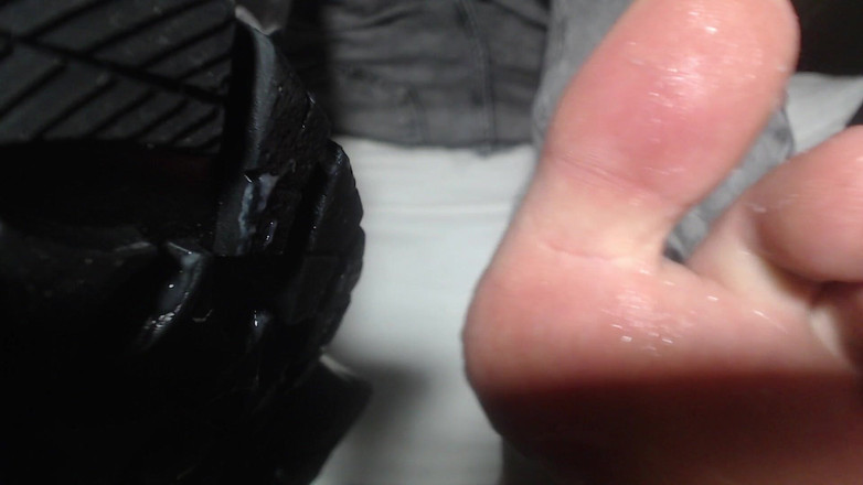 Hunky time: Доминанта с ногами и спермой