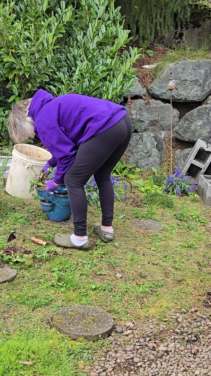 MarieRocks: 하드코어하게 일하는 섹시한 GILF