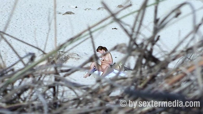 Beachbitches: Beach Girl Barbetta Gets Naked in the Bushes