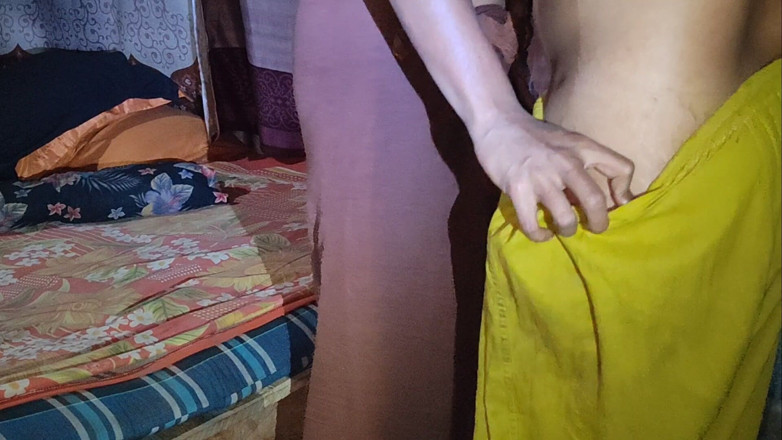 Rozi: Real Amateur Couple Private Homemade Moment with My Beautiful Wife