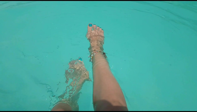 Erotic Tanya: Addicted to my feet - Total mindfuck