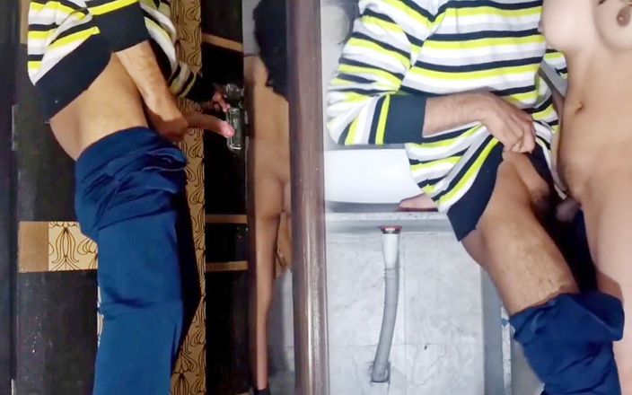 yessbooty: 샤워하는 내 여친을 보고 있다는 걸 알게 된 후, 그녀는 결국 나를 따먹게 됐다.