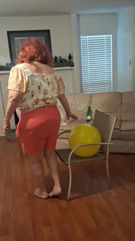 Blooper Big Beauty Nurse Vicki Try's to Pop Balloon with Ass but It Doesnt Work!