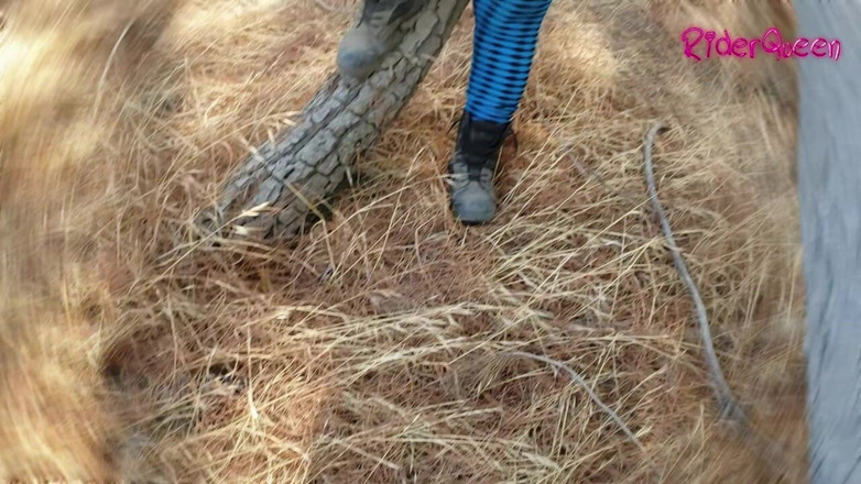 Riderqueen: Walking Forest - videoclip pentru fanii cu slowmotion