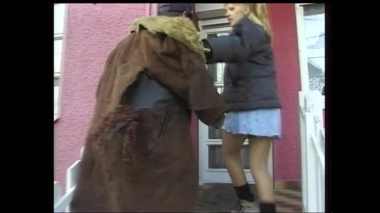 Deutschland porn: A Horny Young Girl Is Looking for a Man to...