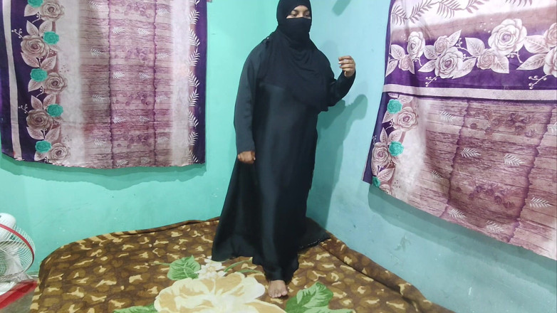 Gulaab: Muslim Girl Hijabi Baby Talking About Sex at First Time