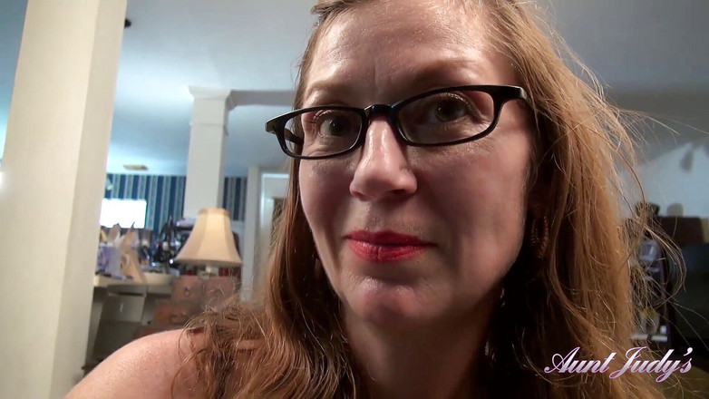 Aunt Judy's: Auntjudys - 43 साल की बालों वाली चूत शौकिया milf(चोदने लायक मम्मी) isabella आपकी नई सेक्रेटरी है