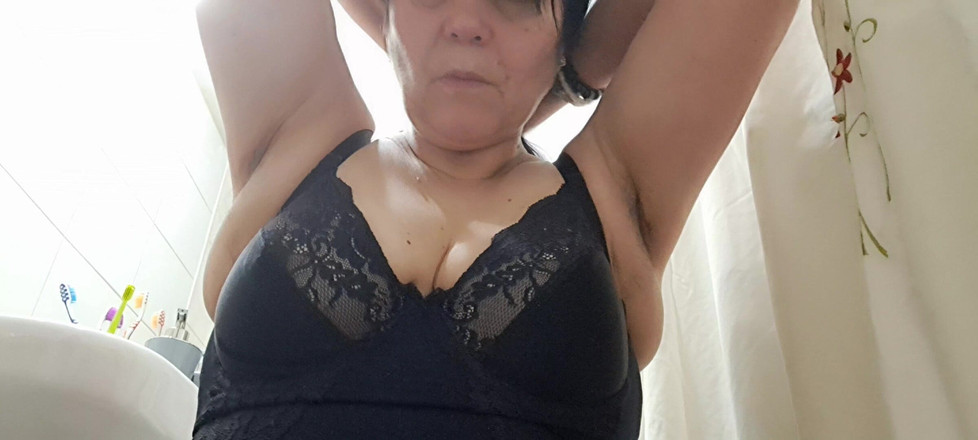 Mommy big hairy pussy: Payudara dan puting keras Mif