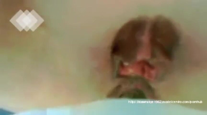 dawnskye1962: V10 Mój pierwszy sport wodny siusiu w wiadrze