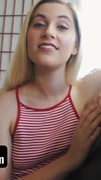 SisLovesMe - gata rabuda de óculos deixa seu meio-irmão com tesão cobrir sua suculenta vulva com porra