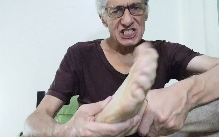 Big uncut hard cock: विशेष पैरों वाली कामुकता