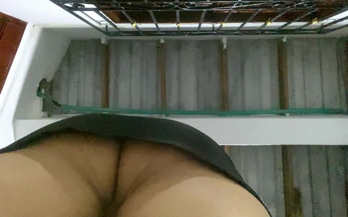 irina69star: 치마 밑에 새겨진 새엄마