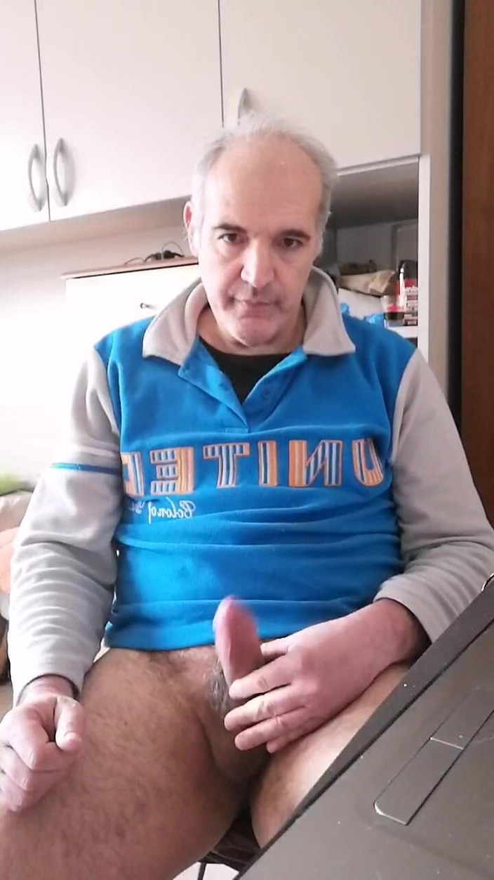 Setesesso7: Me corro en mi café y me lo tragué todo...