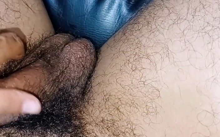 Tomm hot: Uncut Hairy Cock