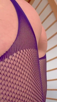 En seksi orta yaşlı seksi kadın kostümlü solo! Ne göt ve memeler!