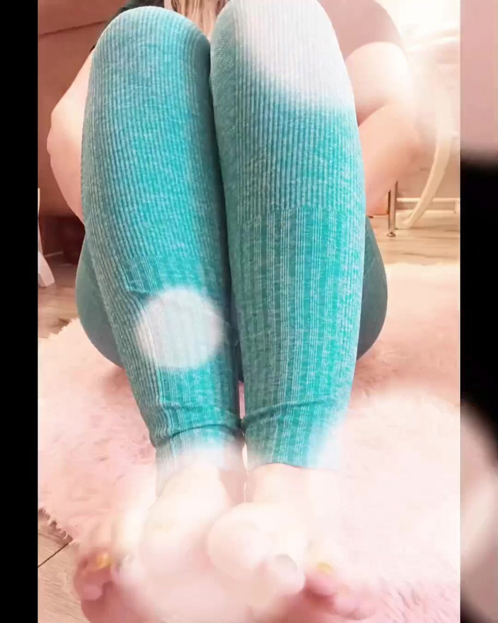 FrauleinP: Piedi nudi in pantaloni da yoga