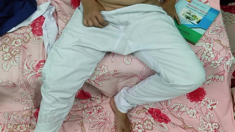 Sumahomesex: Bengalese leraar en student seksvideo in 2025