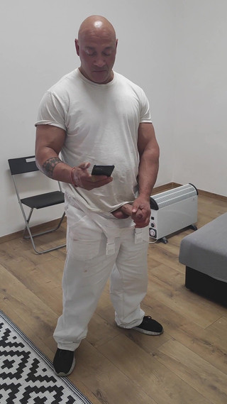 Dexterxxlfun: M. Gourou après le travail suce une pipe