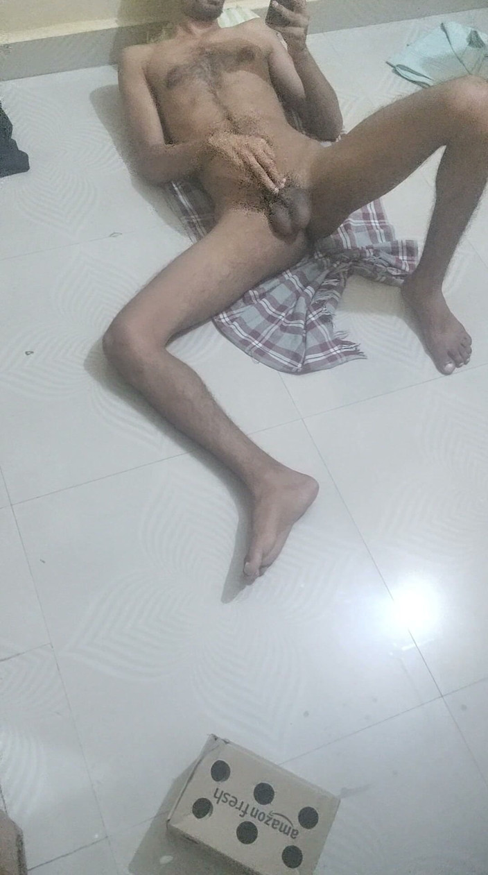 Rake: Odia ragazzo singolo si masturba nella pg room