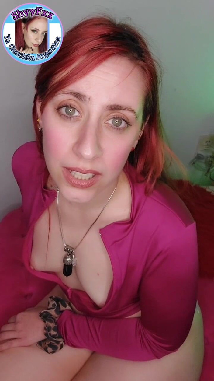 Tu Gauchita Argentina: 我向我的戴绿帽承认，我触碰我时想着他的高贵朋友！