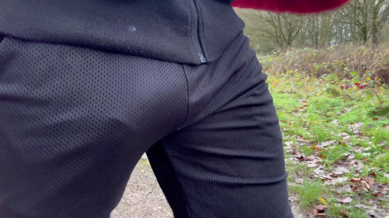 MrMagicDevil: Então, eu coloco meu short, comando, e saí para uma...