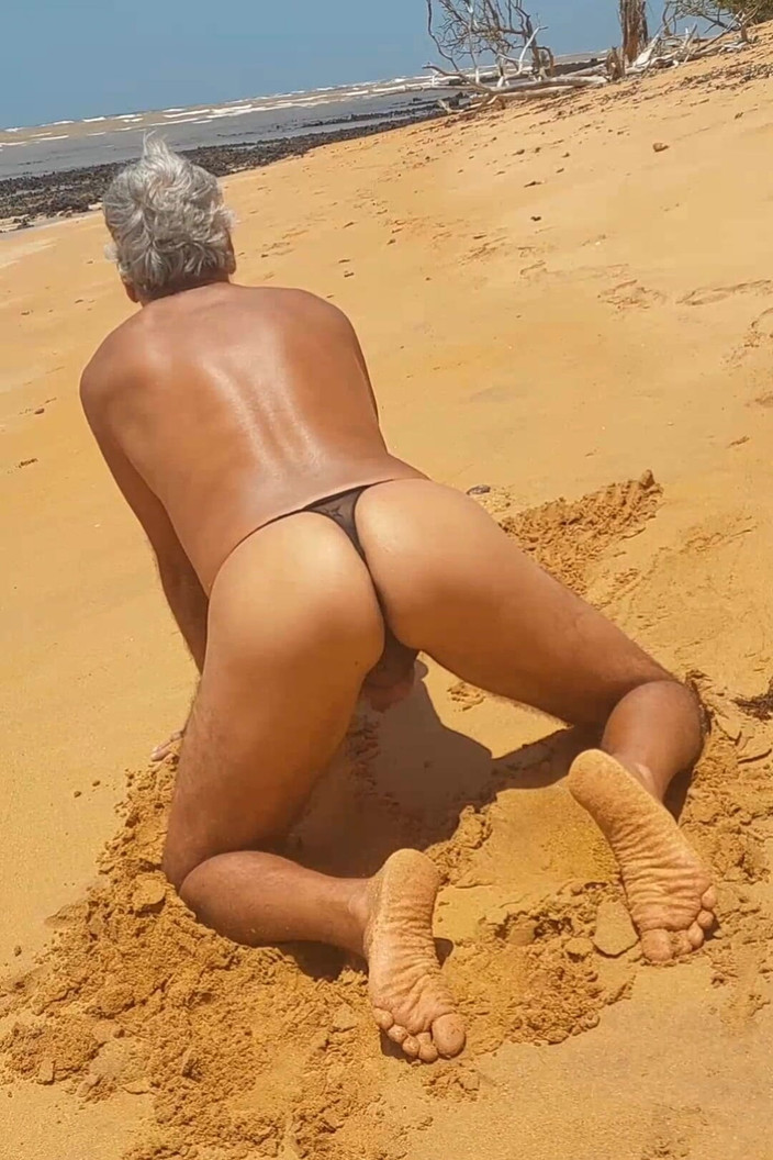 Ladysilvas: Ladysilva na pláži Velmi sexy v kalhotkách