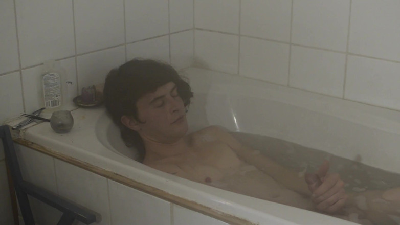 Sara B: Non-binary taking bath, smoking and jerking